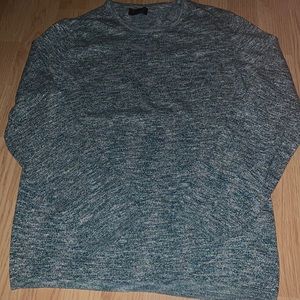 Long sleeved pocket sweater